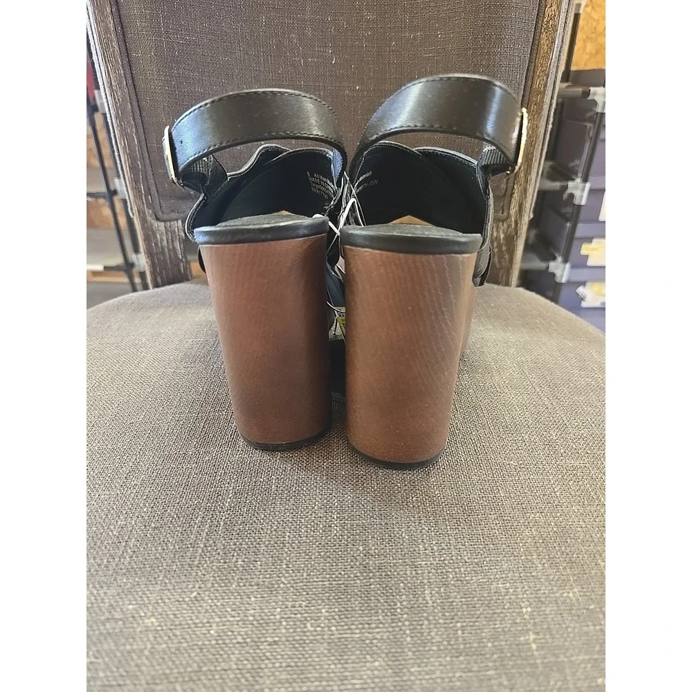 Women's Naomi Wood Wedge Heels with Memory Foam Insole - Universal Thread Size 6